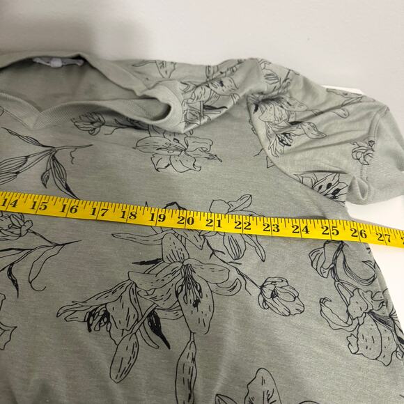 Jane & Delancey Olive Green Sweater Top Size 2X Floral V-Neck Short Sleeve - Picture 11 of 12